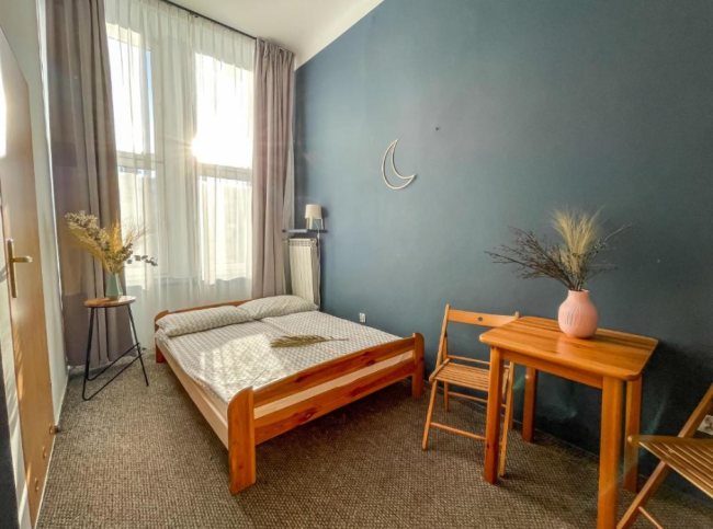 moon hostel in warsaw for couples