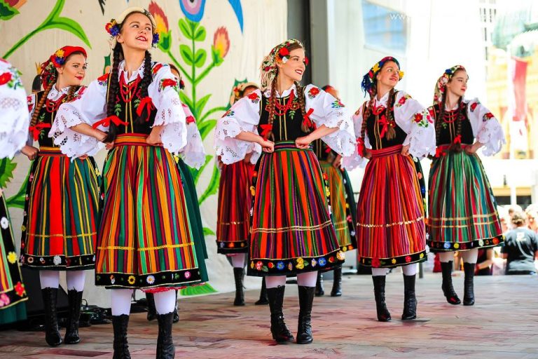 traitional polish clothing